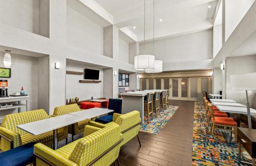 Central City Hotel | Hampton Inn & Suites Corpus Christi I-37 - Navigation Boulevard