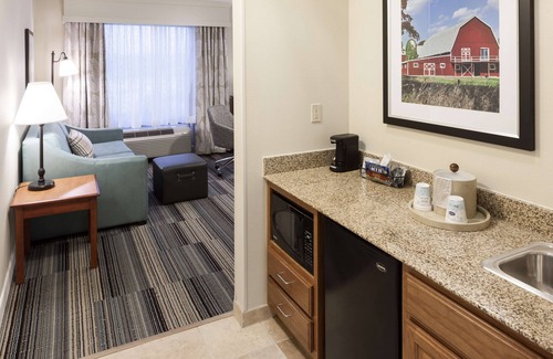 Quad Cities Hotel | Hampton Inn & Suites Davenport