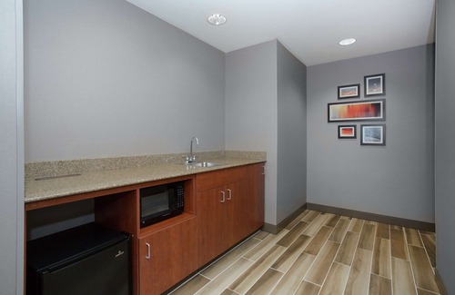 Uptown Hotel | Hampton Inn & Suites Denver-Downtown