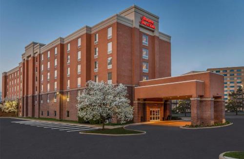 Romulus Hotel | Hampton Inn & Suites Detroit/Airport Romulus