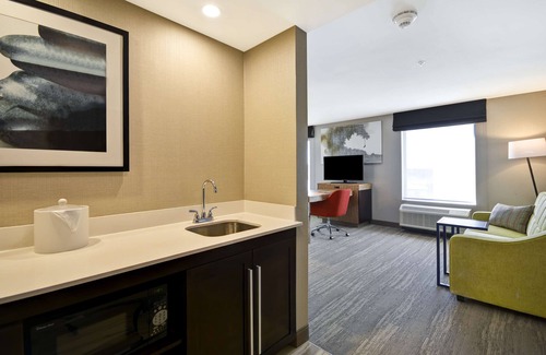 Warren Hotel | Hampton Inn & Suites Detroit/Warren