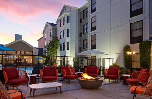 Biggs Field Hotel | Hampton Inn & Suites El Paso-Airport