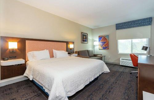 Woodlands Village Hotel | Hampton Inn & Suites Flagstaff - West