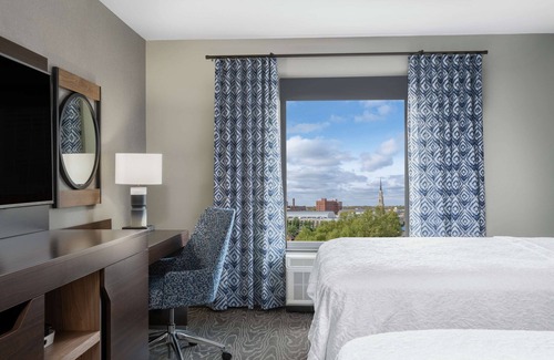 West Central Hotel | Hampton Inn & Suites Fort Wayne Downtown
