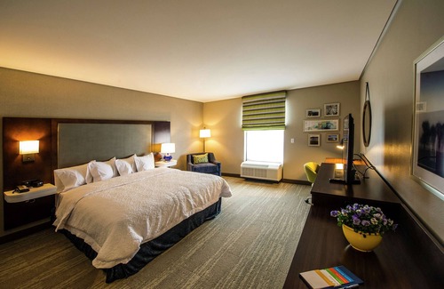 Foxboro Hotel | Hampton Inn & Suites Foxborough/Mansfield