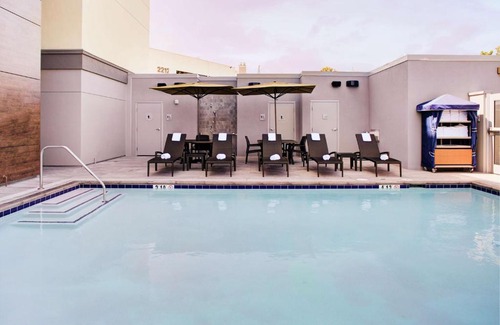 Airport Area Hotel | Hampton Inn & Suites Irvine/Orange County Airport