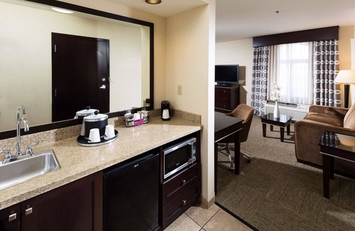 Seven Hills Hotel | Hampton Inn & Suites Las Vegas South
