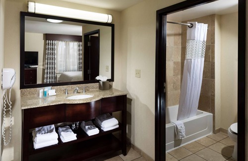 Seven Hills Hotel | Hampton Inn & Suites Las Vegas South