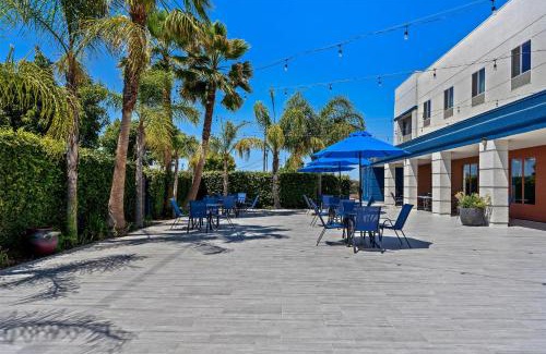 Lathrop Hotel | Hampton Inn & Suites Lathrop