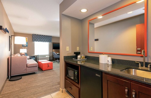 Marshalltown Hotel | Hampton Inn & Suites Marshalltown