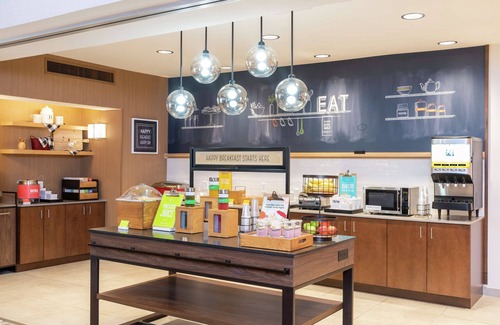 Marshalltown Hotel | Hampton Inn & Suites Marshalltown