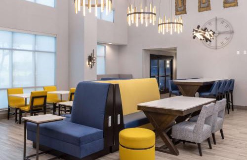 Manteca Hotel | Hampton Inn & Suites Manteca