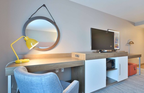 Menomonie Hotel | Hampton Inn & Suites Menomonie-UW Stout