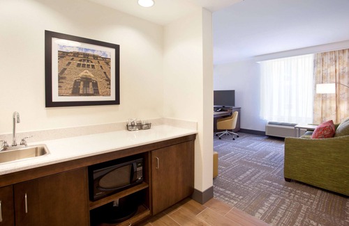 Downtown West Hotel | Hampton Inn & Suites Minneapolis/Downtown