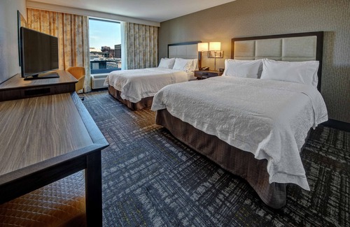 Downtown West Hotel | Hampton Inn & Suites Minneapolis/Downtown