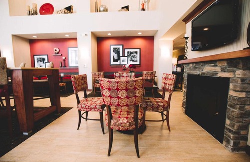 Minot Hotel | Hampton Inn & Suites Minot