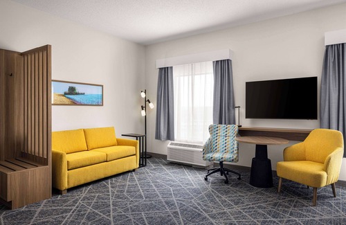 Quad Cities Hotel | Hampton Inn & Suites Moline-Quad City Int'l Aprt