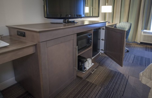 Elmwood Hotel | Hampton Inn & Suites New Orleans-Elmwood/Clearview Pkway, LA
