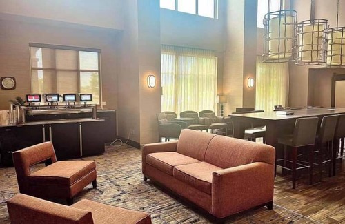 La Vista Hotel | Hampton Inn & Suites Omaha Southwest-La Vista