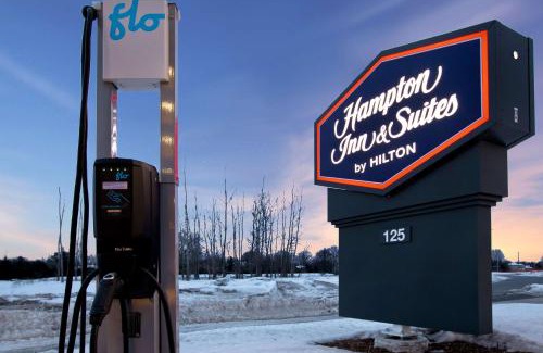 Ottawa Division Hotel | Hampton Inn & Suites Ottawa West, Ontario, Canada