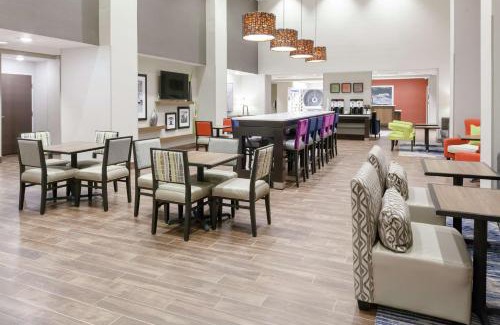 Overland Park Hotel | Hampton Inn & Suites Overland Park South