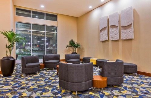 Owensboro Hotel | Hampton Inn & Suites Owensboro Downtown Waterfront