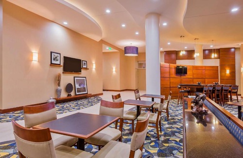 Owensboro Hotel | Hampton Inn & Suites Owensboro Downtown Waterfront