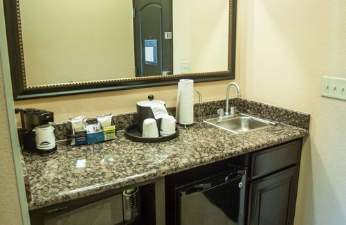 Palestine Hotel | Hampton Inn & Suites Palestine
