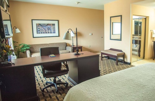 Palestine Hotel | Hampton Inn & Suites Palestine
