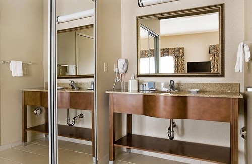 Pittsburg Hotel | Hampton Inn & Suites Pittsburg, CA