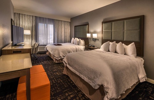 Northwest Reno Hotel | Hampton Inn & Suites Reno West