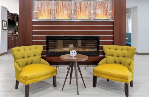 Arden-Arcade Hotel | Hampton Inn & Suites Sacramento-Cal Expo