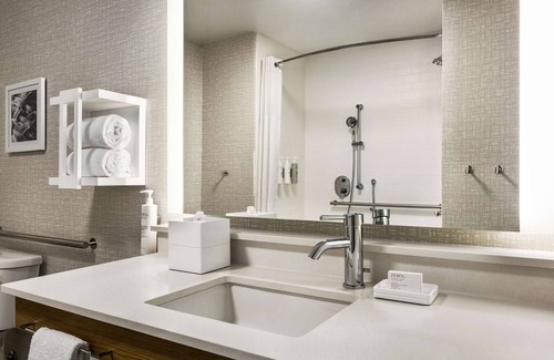 East San Mateo Hotel | Hampton Inn & Suites San Mateo-San Francisco Airport