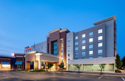 St. Louis Hotel | Hampton Inn & Suites St. Louis at Forest Park