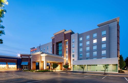 St. Louis Hotel | Hampton Inn & Suites St. Louis at Forest Park