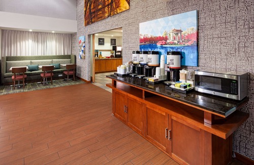 St. Louis Hotel | Hampton Inn & Suites St. Louis at Forest Park