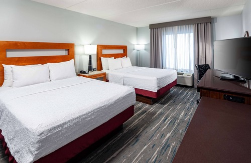 St. Louis Hotel | Hampton Inn & Suites St. Louis at Forest Park