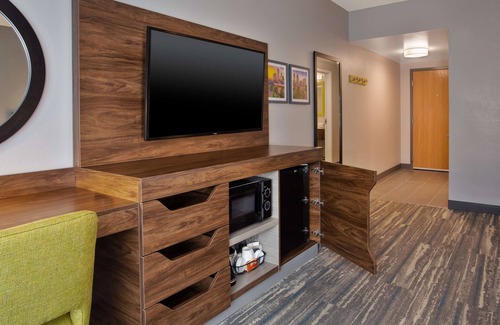 Seffner Hotel | Hampton Inn & Suites Tampa East (Casino Area)