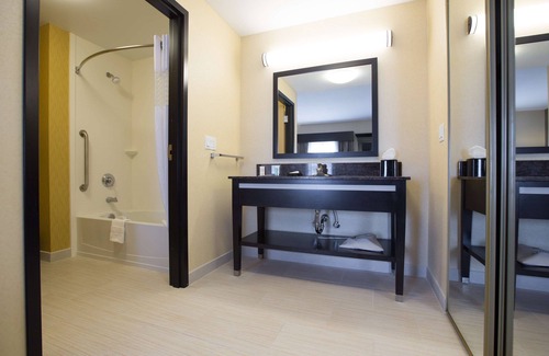 Toledo Hotel | Hampton Inn & Suites Toledo/Westgate