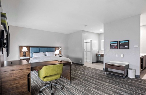 Mount Pleasant Hotel | Hampton Inn & Suites Mount Pleasant