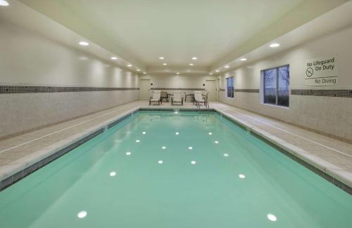 Greenwich Hotel | Hampton Inn & Suites Wichita-Northeast