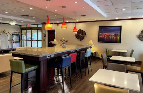Sheridan Hotel | Hampton Inn Toronto-Mississauga West