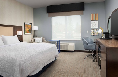 Warroad Hotel | Hampton Inn Warroad, MN