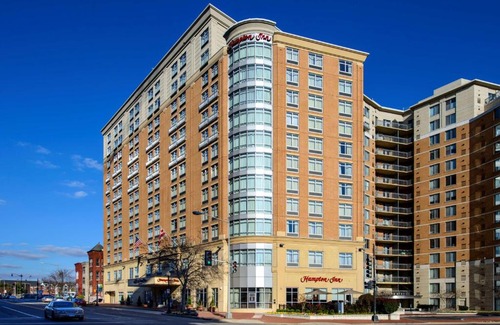 Mount Vernon Triangle Hotel | Hampton Inn Washington DC - Convention Center