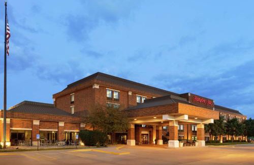 West Des Moines Hotel | Hampton Inn West Des Moines Lake Drive
