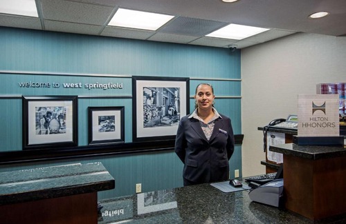 West Springfield Hotel | Hampton Inn West Springfield