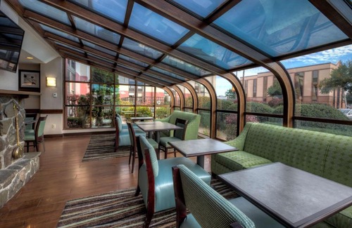 West Springfield Hotel | Hampton Inn West Springfield