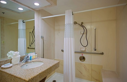 West Springfield Hotel | Hampton Inn West Springfield