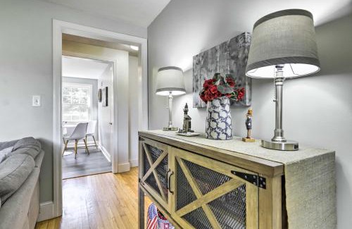 Hampton Hill Historic District House | Hampton Quiet Corner Cottage with Fireplace and Yard