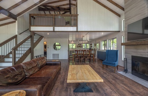 Wright City Ski Chalet | Hampton's Hideaway by Innsbrook Vacations!